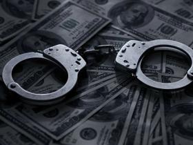 90 后利用平台漏洞薅羊毛,获利 45 万被抓捕!网友们却争论不休……