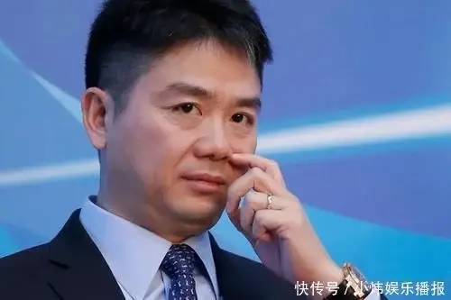 中国电商黑马崛起，老板身价3200亿，反超马云让刘强东措手不及