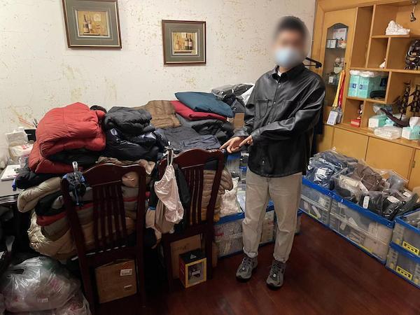 优衣库高管卷走800余件服装7.5折挂闲鱼销售，“每次都是整箱整袋地搬”-图片2